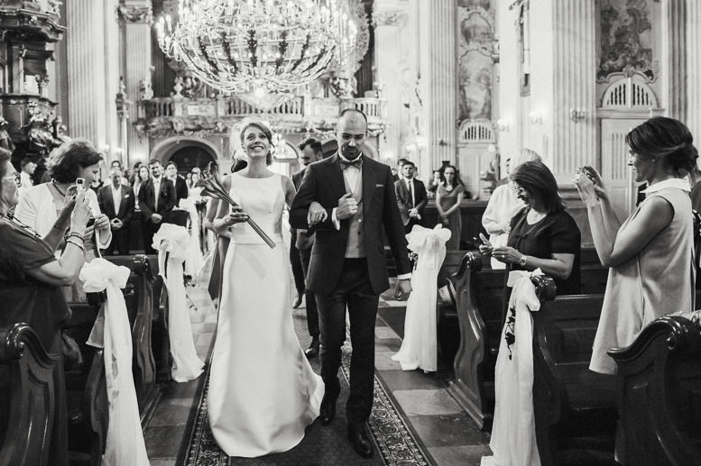 ceremonia ślubu w kościele Świętej Anny